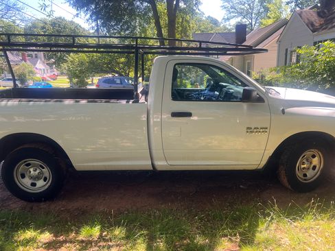 Used 2018 RAM 1500 Express RWD image 5