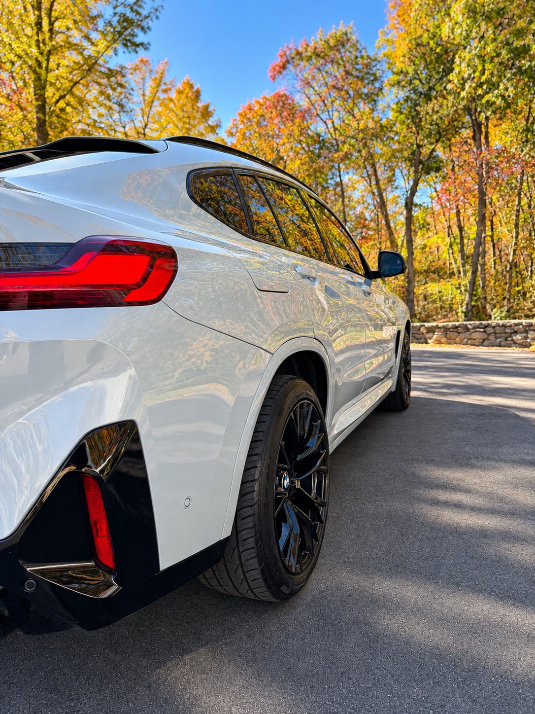 Used 2023 BMW X4 xDrive30i w/ M Sport Package AWD/4WD image 9