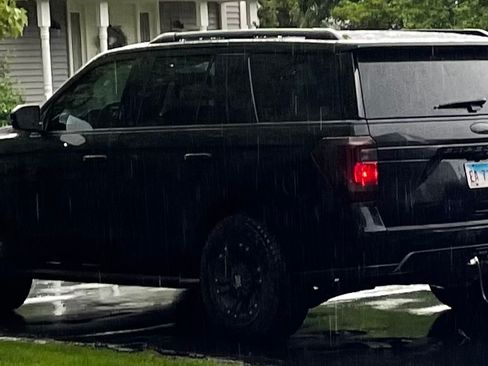 Used 2019 Ford Expedition XLT w/ Equipment Group 202A image 2