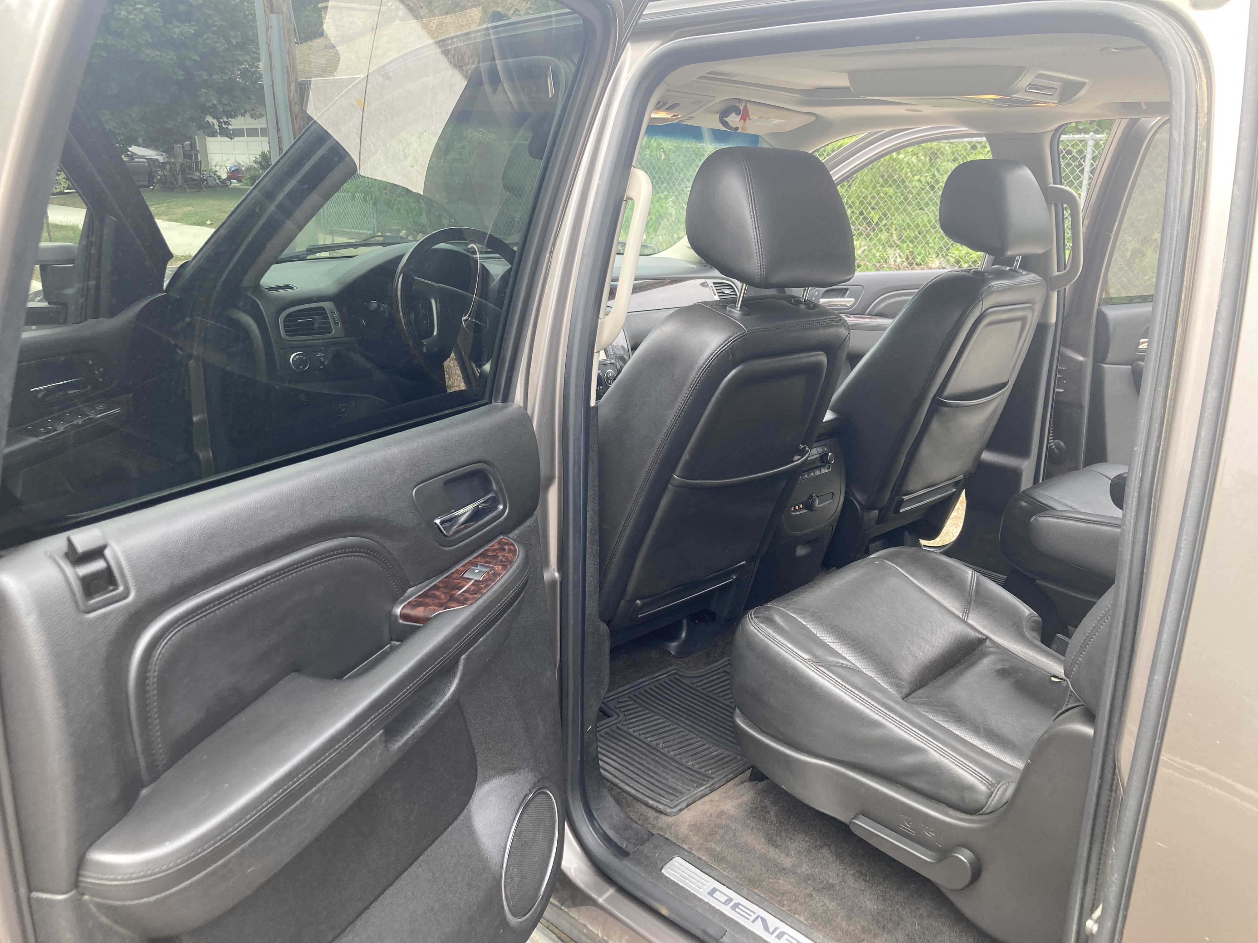 Used 2012 GMC Yukon XL Denali AWD/4WD image 26