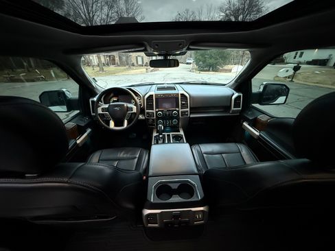 Used 2020 Ford F150 Lariat w/ Equipment Group 502A Luxury image 8