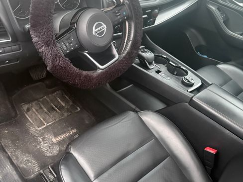 Used 2021 Nissan Rogue SV w/ Premium Package image 12