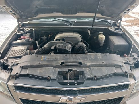 Used 2008 Chevrolet Suburban LT w/ LT Preferred Equipment Group image 6