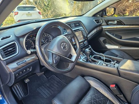 Used 2017 Nissan Maxima Platinum image 16