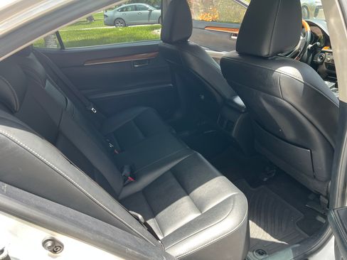 Used 2013 Lexus ES 300h w/ Premium Pkg FWD image 11