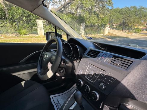 Used 2015 MAZDA MAZDA5 Sport image 19