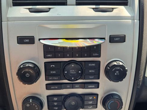 Used 2010 Mercury Mariner Premier image 12