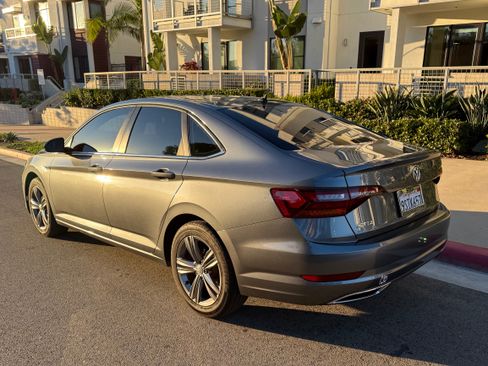 Used 2019 Volkswagen Jetta R-Line image 6