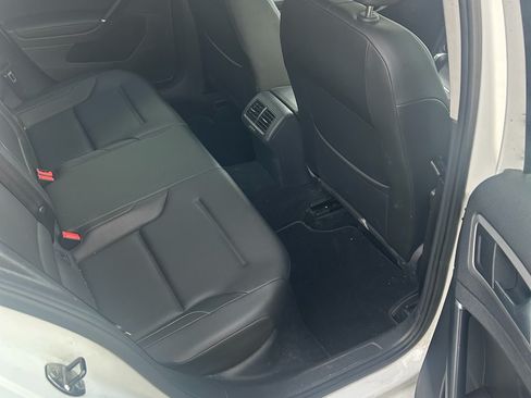 Used 2016 Volkswagen Golf SE w/ Lighting Package image 14