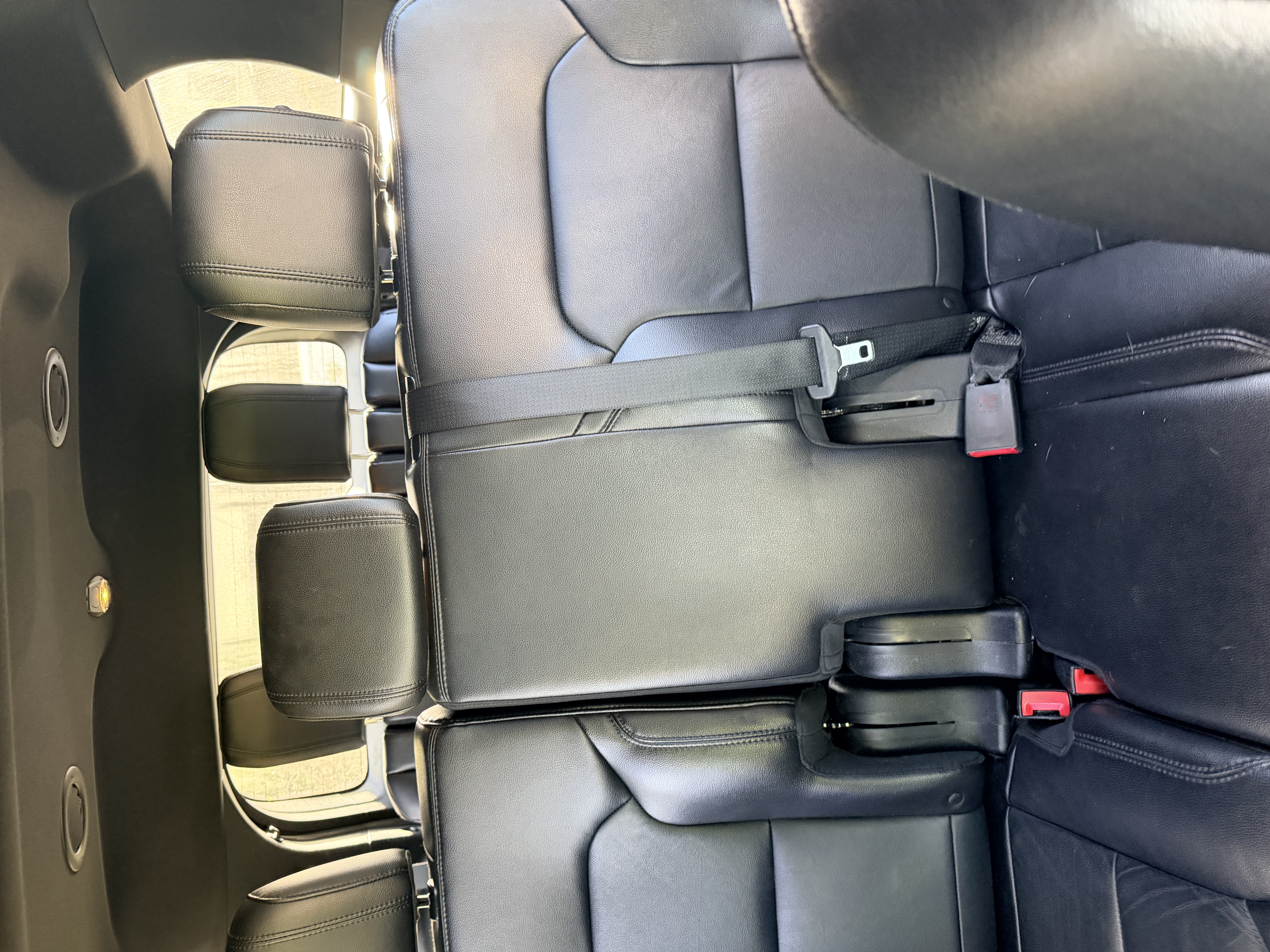 Used 2016 Ford Explorer XLT w/ Equipment Group 202A FWD image 14