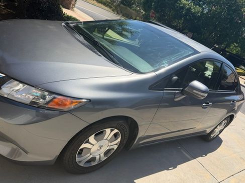 Used 2012 Honda Civic Hybrid Sedan image 6