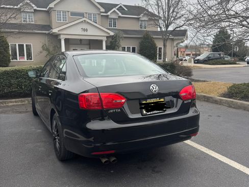 Used 2013 Volkswagen Jetta SE image 2