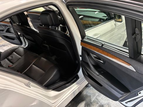 Used 2013 BMW 528i Sedan RWD image 9