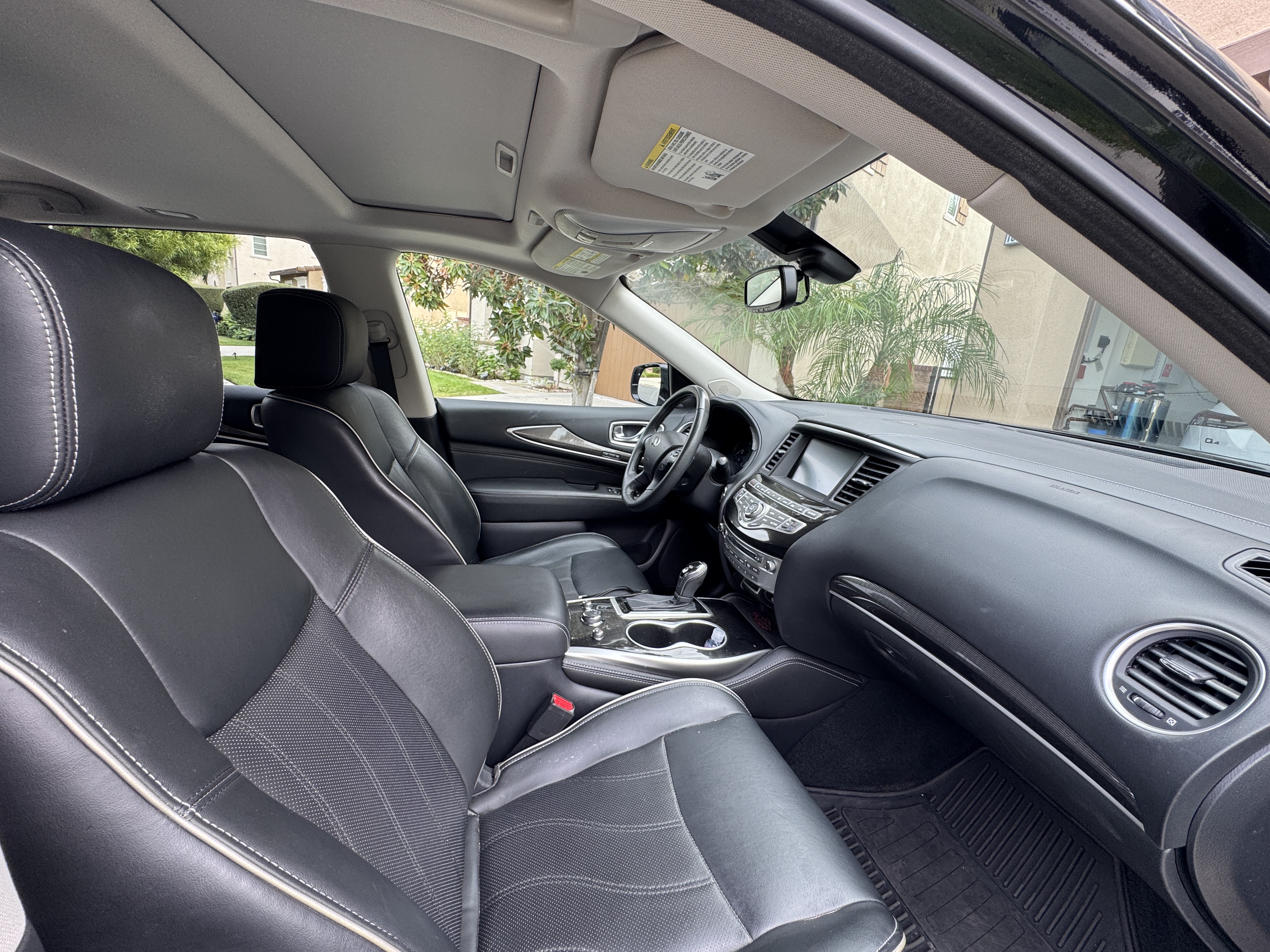 Used 2017 INFINITI QX60 Luxe w/ Premium Plus Package AWD/4WD image 5