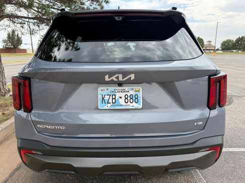 Used 2024 Kia Sorento SX Prestige w/ Sage Leather Package AWD/4WD image 10