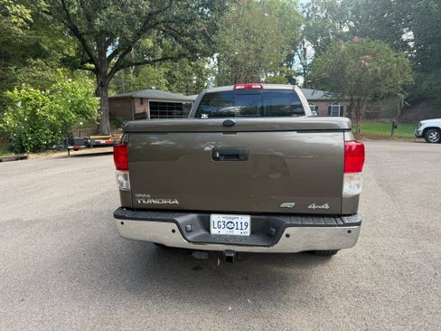 Used 2012 Toyota Tundra Limited w/ Memory Pkg AWD/4WD image 4