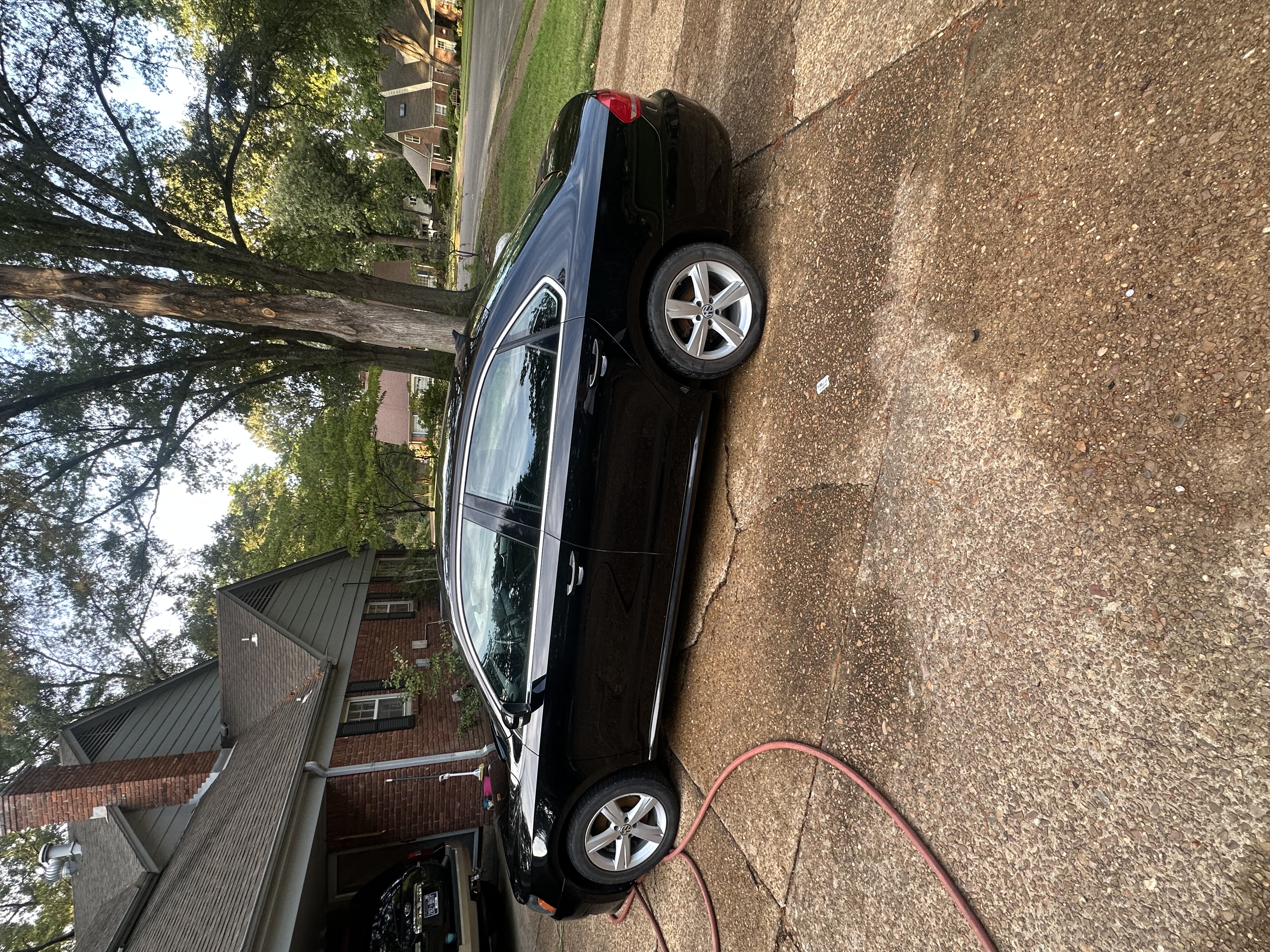 Used 2013 Volkswagen Passat TDI SE FWD image 2