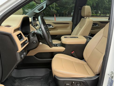 Used 2021 Chevrolet Tahoe Premier AWD/4WD image 21