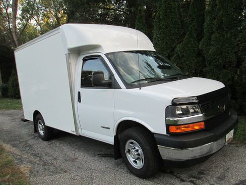 Used 2021 Chevrolet Express 3500 w/ Power Convenience Package image 1