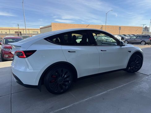 Used 2023 Tesla Model Y Performance image 4