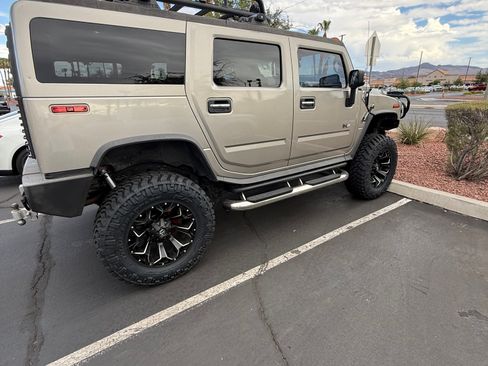 Used 2005 HUMMER H2 w/ Preferred Equipment Group AWD/4WD image 20