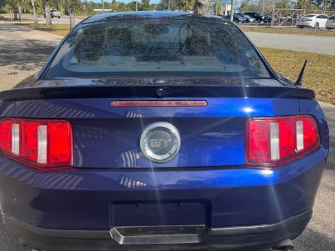 Used 2010 Ford Mustang GT image 5
