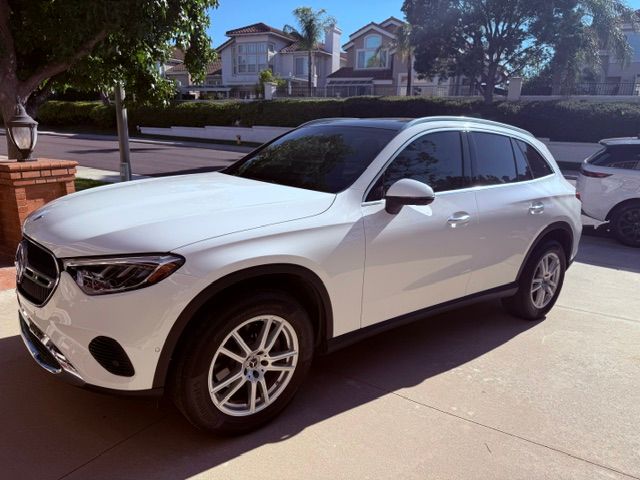 Used 2023 Mercedes-Benz GLC 300 image 1