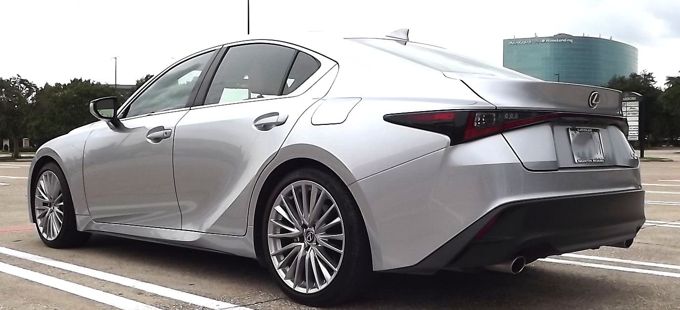 Used 2024 Lexus IS 300 w/ Premium Package RWD image 4