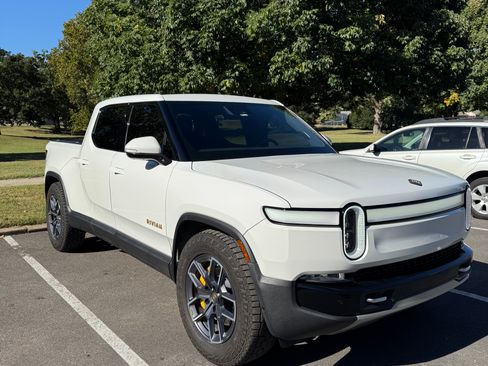 Used 2022 Rivian R1T Launch Edition image 1