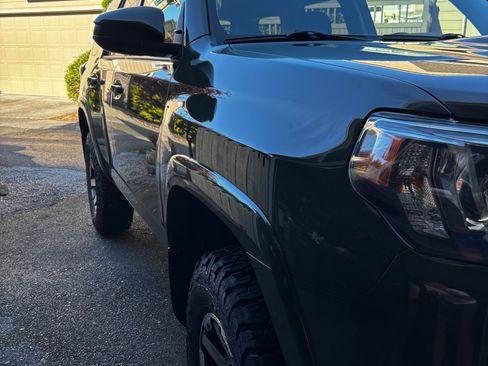 Used 2022 Toyota 4Runner TRD Off-Road AWD/4WD image 2