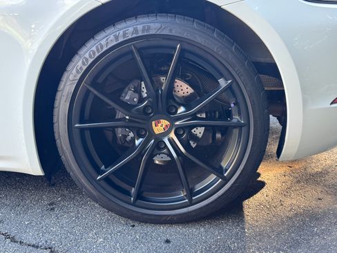 Used 2019 Porsche 718 Cayman image 11