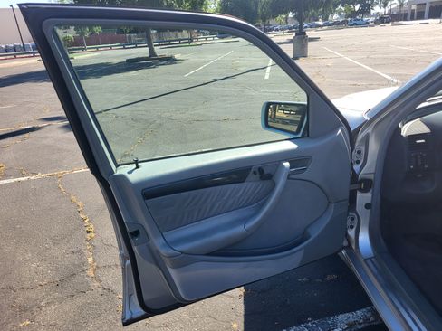 Used 2000 Mercedes-Benz C 280 Sedan image 22
