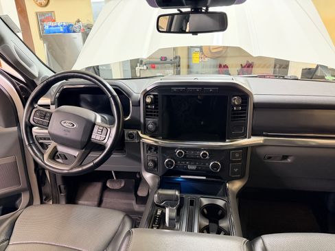 Used 2021 Ford F150 Lariat w/ Equipment Group 502A High image 19