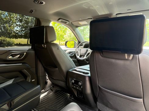Used 2021 Chevrolet Tahoe Z71 w/ Rear Media and Nav Package AWD/4WD image 9