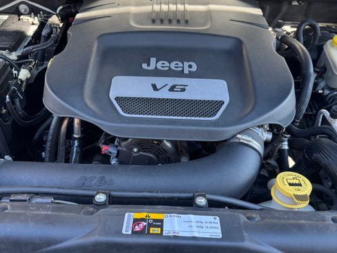 Used 2014 Jeep Wrangler Sahara w/ Connectivity Group image 14