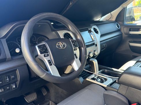 Used 2020 Toyota Tundra SR5 w/ SR5 Upgrade Package image 10