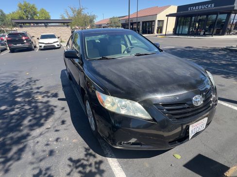 Used 2009 Toyota Camry LE image 1