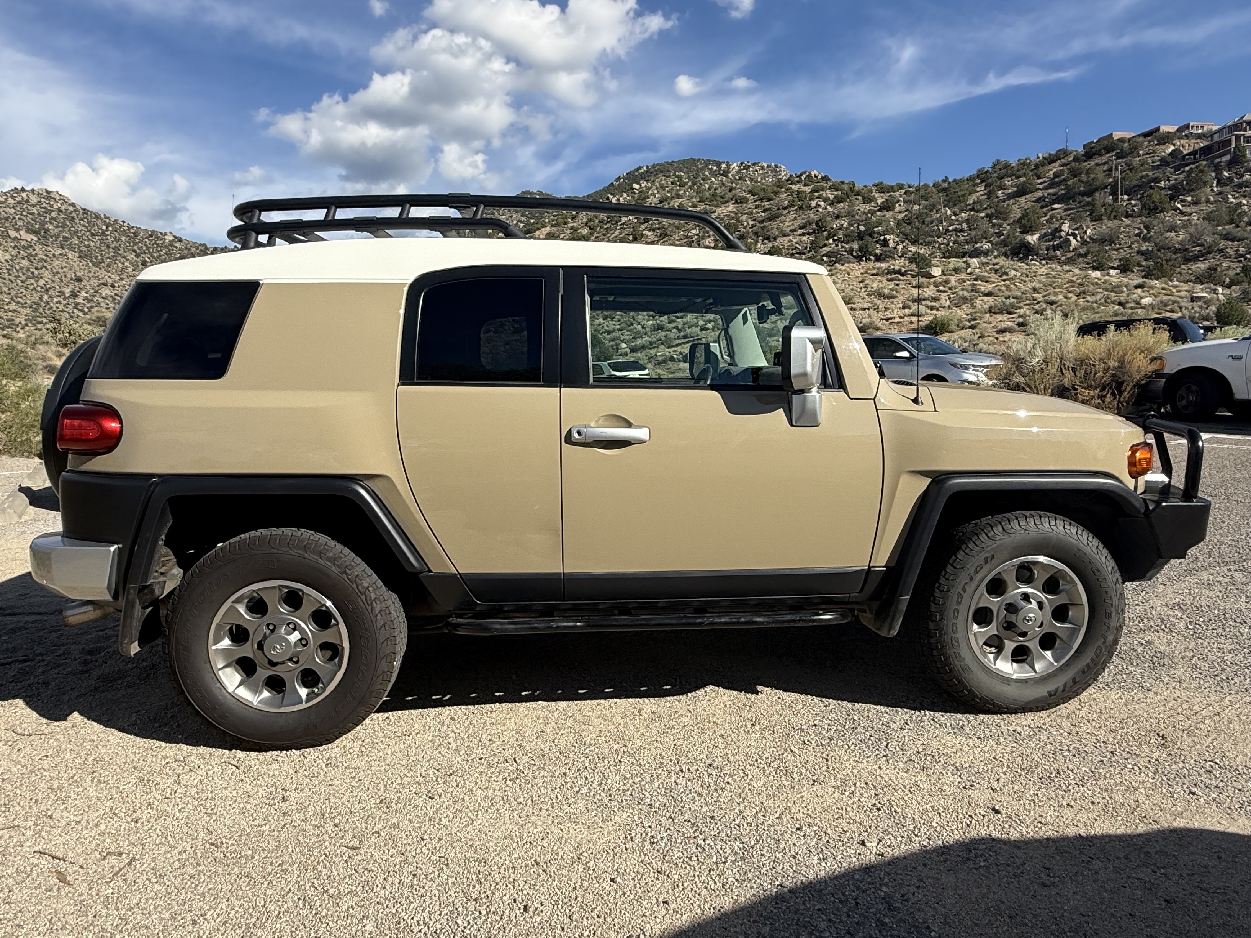 Used 2012 Toyota FJ Cruiser 4WD w/ Upgrade Pkg image 10