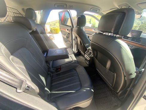 Used 2022 Audi Q5 2.0T Premium w/ Convenience Package image 13