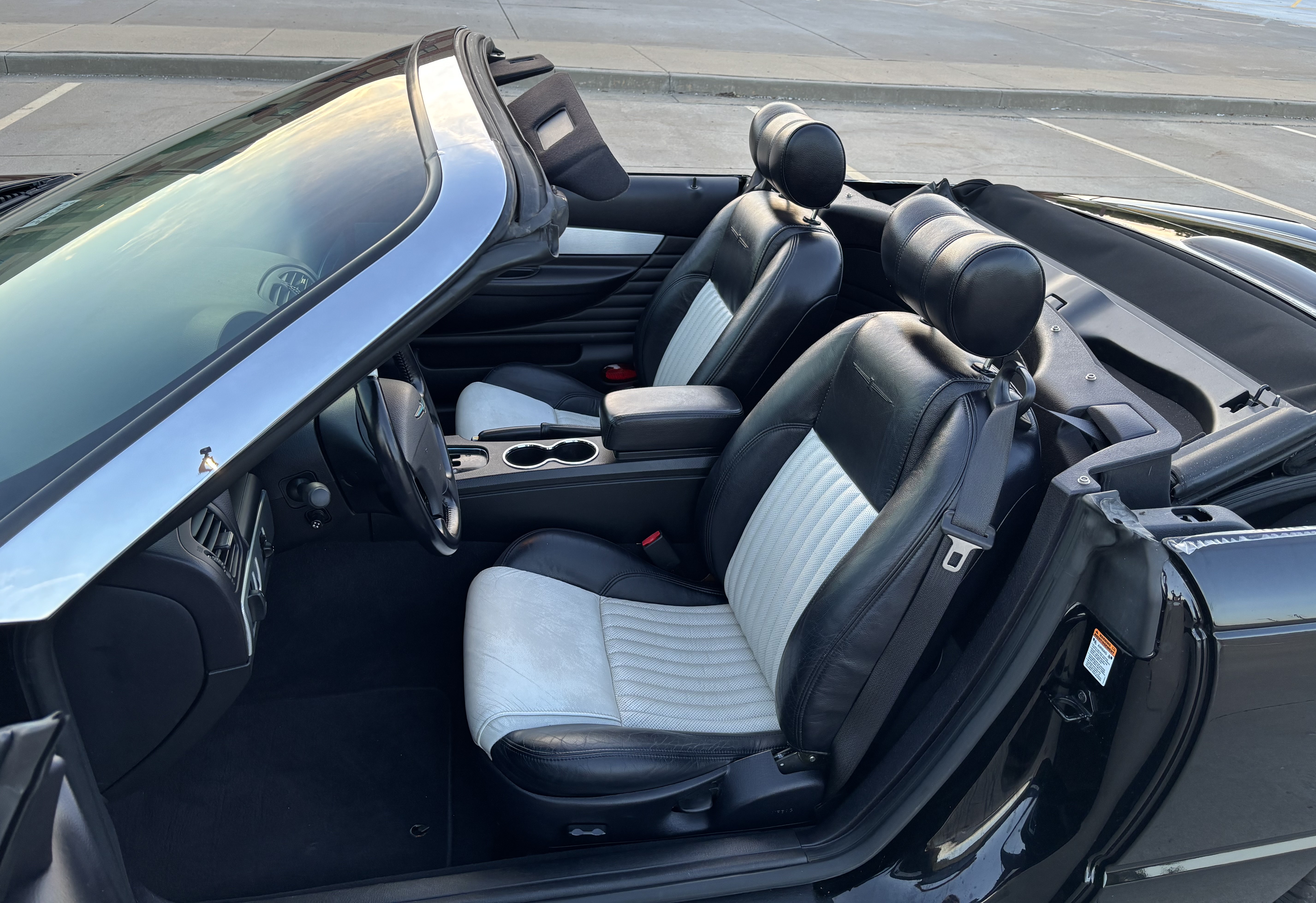 Used 2004 Ford Thunderbird RWD image 18