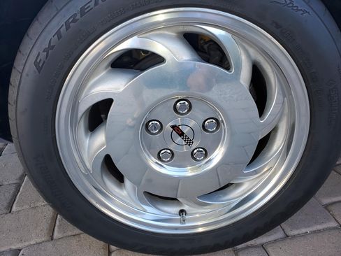 Used 1994 Chevrolet Corvette Coupe image 24