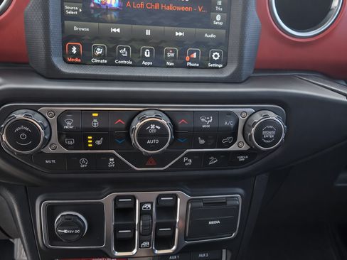 Used 2020 Jeep Wrangler Unlimited Rubicon image 15