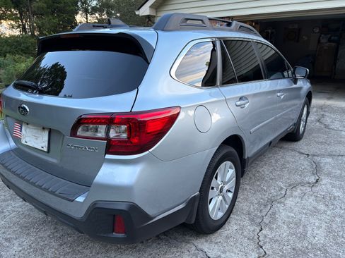Used 2019 Subaru Outback 2.5i Premium AWD/4WD image 10