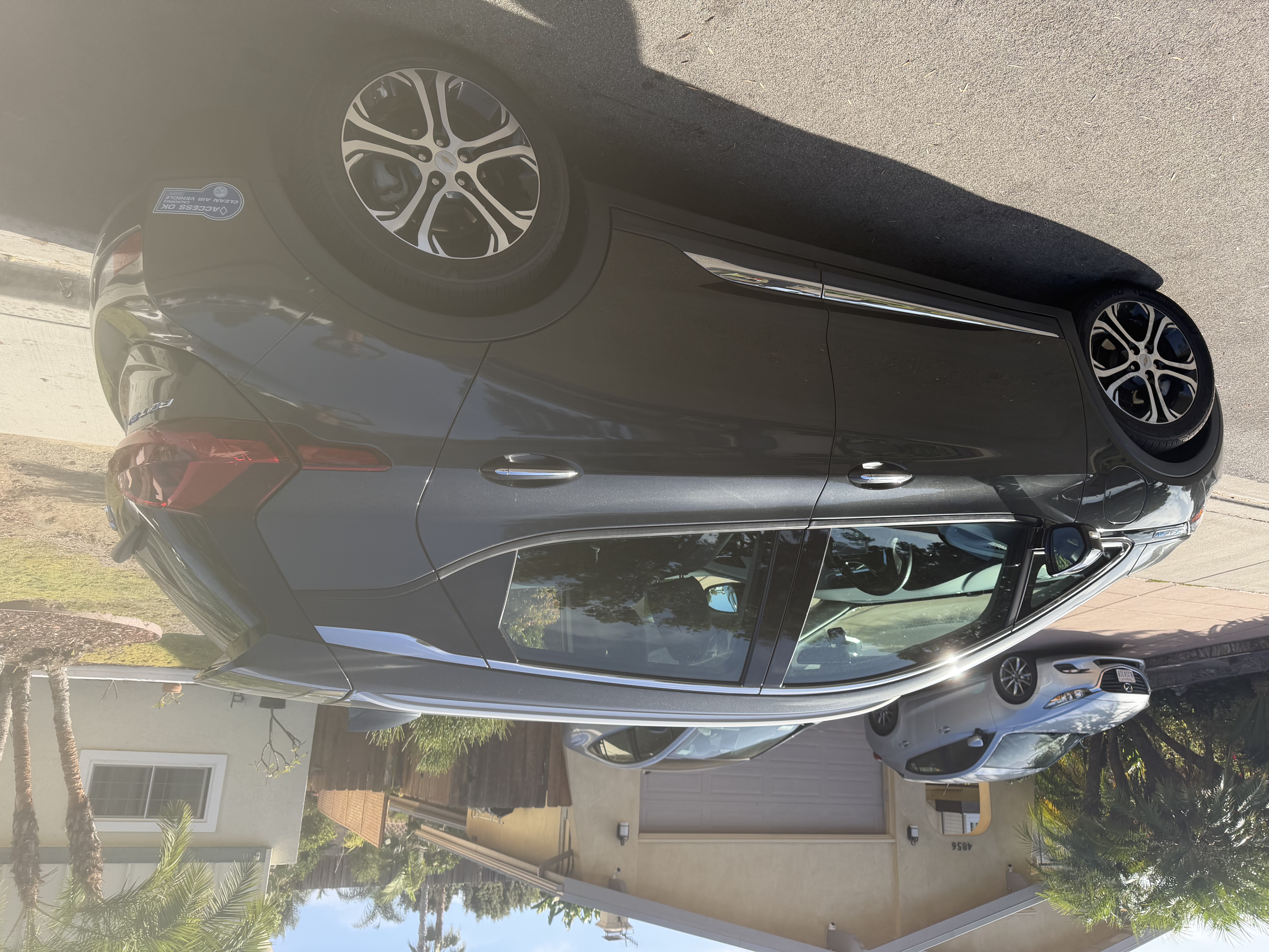 Used 2020 Chevrolet Bolt Premier w/ Infotainment Package FWD image 6