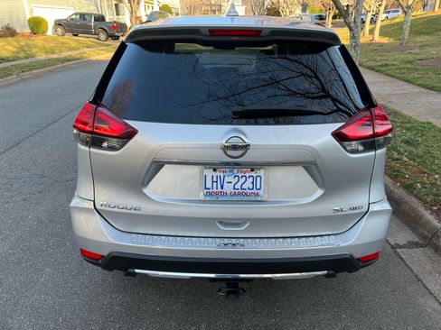 Used 2017 Nissan Rogue SL w/ SL Premium Package image 9