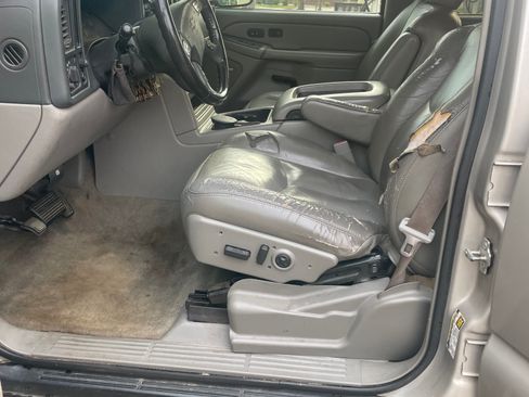 Used 2005 Chevrolet Tahoe Z71 w/ Preferred Equipment Group image 8