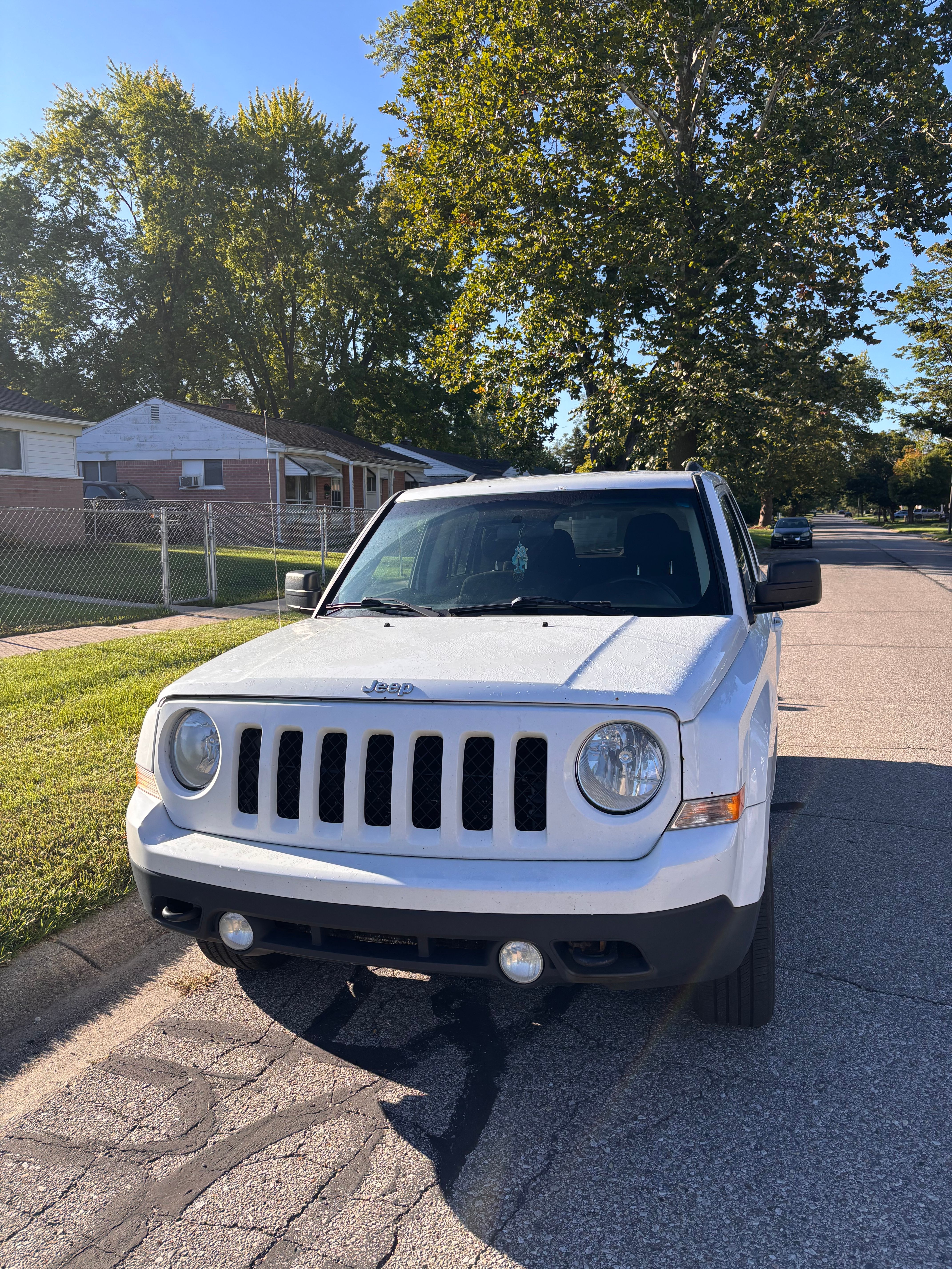 Used 2015 Jeep Patriot Latitude w/ All Weather Capability Group AWD/4WD image 2