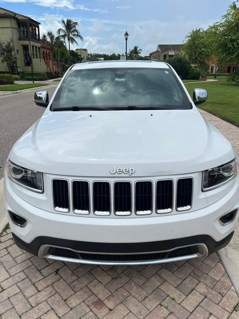 Used 2016 Jeep Grand Cherokee Limited AWD/4WD image 2
