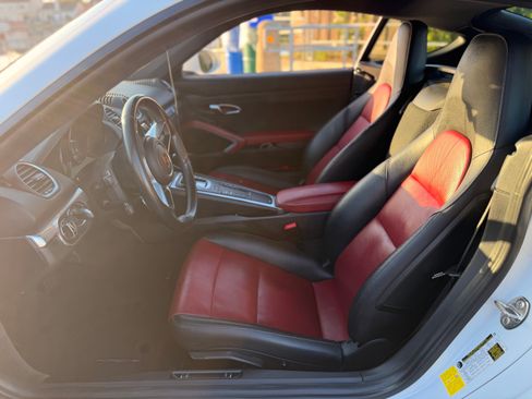 Used 2019 Porsche 718 Cayman RWD image 13