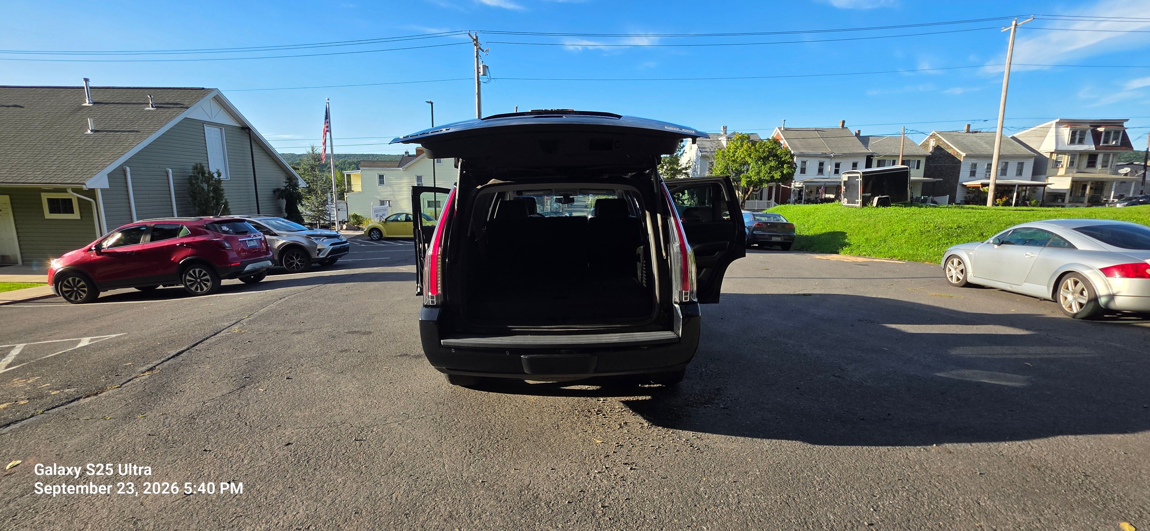 Used 2015 GMC Yukon SLE w/ Convenience Package AWD/4WD image 9